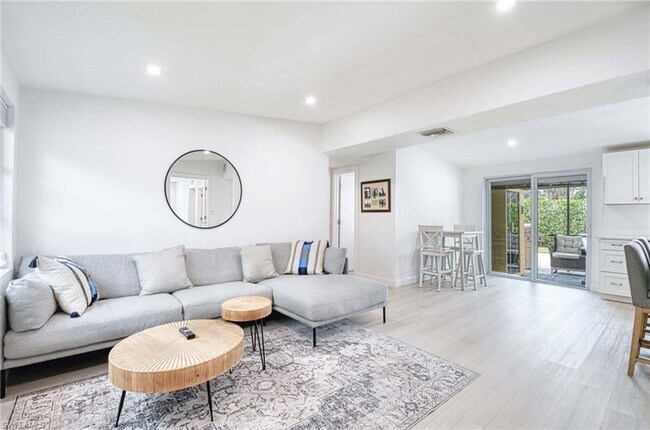 Foto del edificio - ***NO HOA PROCESS SO PERFECT FOR A QUICK M...