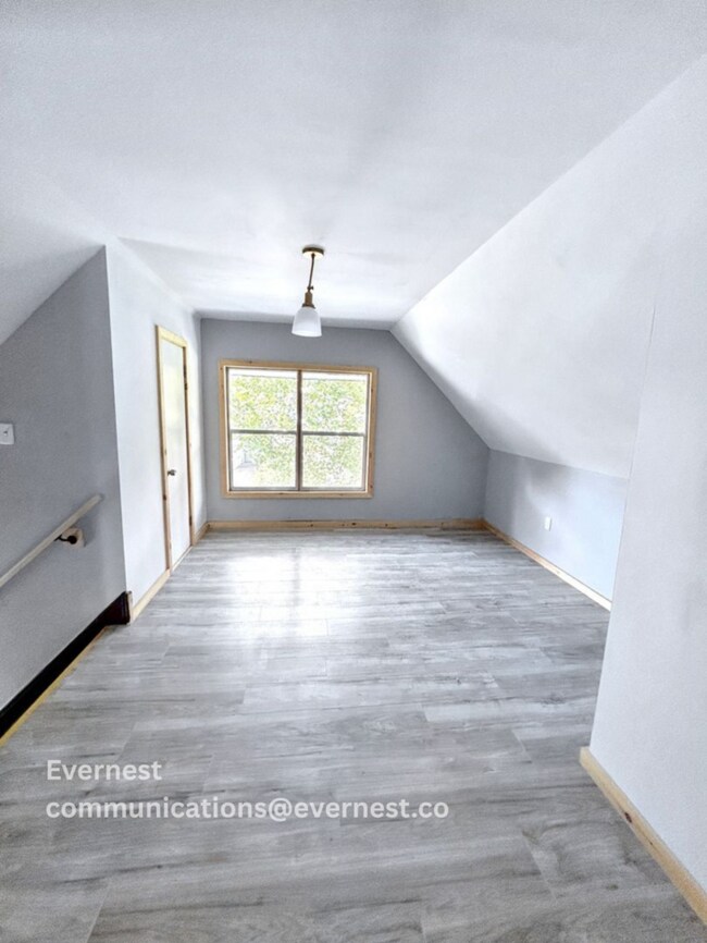 Building Photo - 10110 Parkgate Ave