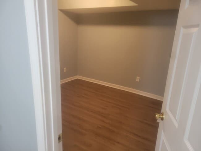 Building Photo - 3530 Parkwood Hills Ct