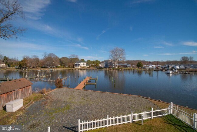 Foto del edificio - 5945 Rockhold Creek Rd