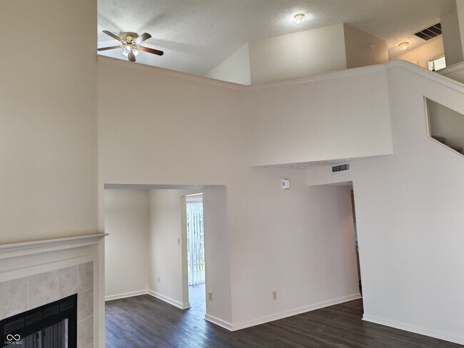 Foto del edificio - 6140 Lake Freeman Dr