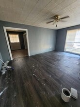 Building Photo - 108 E Cedar Ave