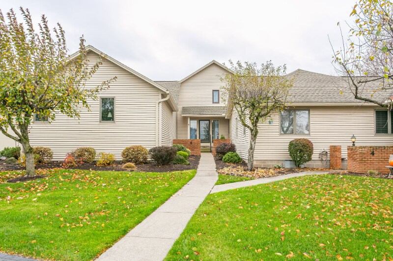 6 Greenwood Park, Pittsford, NY 14534 Townhome Rentals in Pittsford