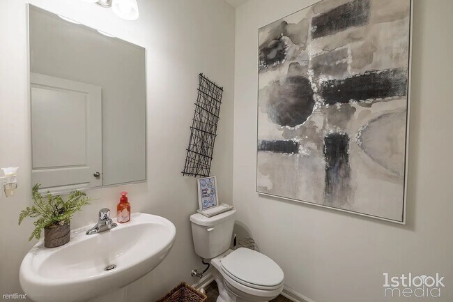 Building Photo - 4 br, 2.5 bath House - 10310 Morse Place
