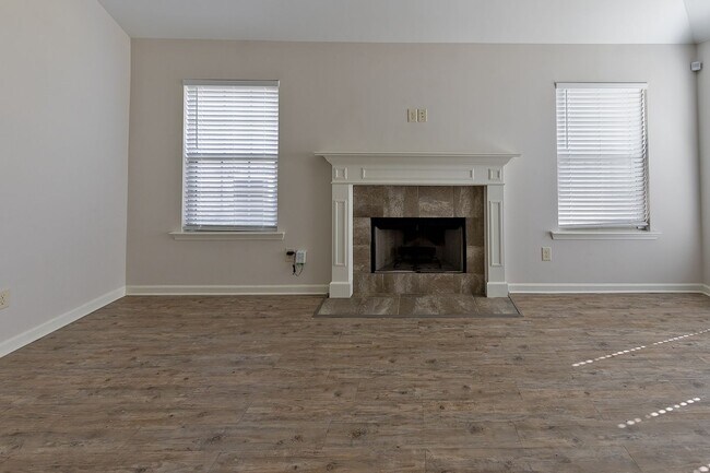Foto del edificio - 570 Old Mill Way