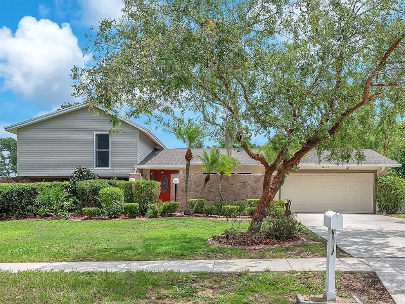 Primary Photo - 617 Valley Hill Dr