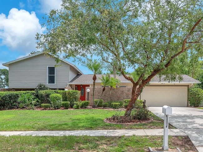 Building Photo - 617 Valley Hill Dr