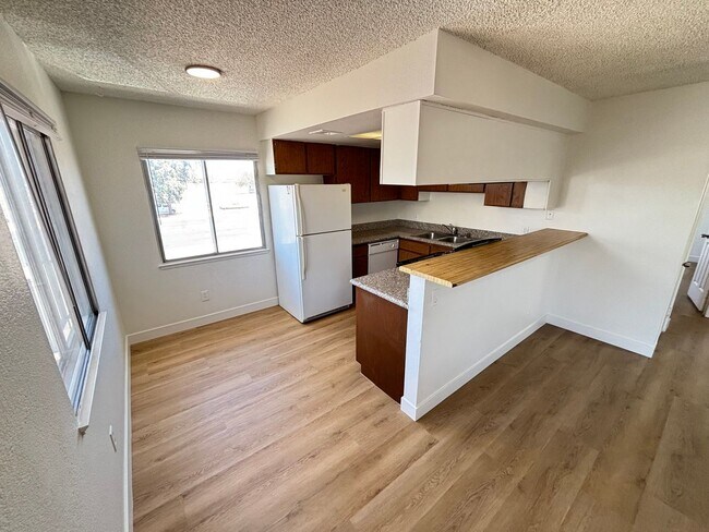Foto del edificio - 3431 E Cheyenne Ave
