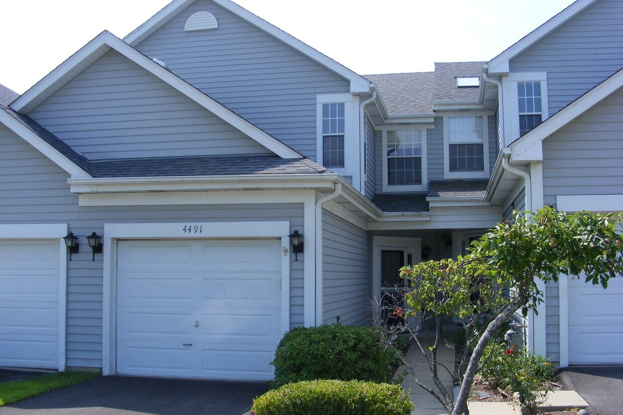 Primary Photo - 4491 W Quill Ln