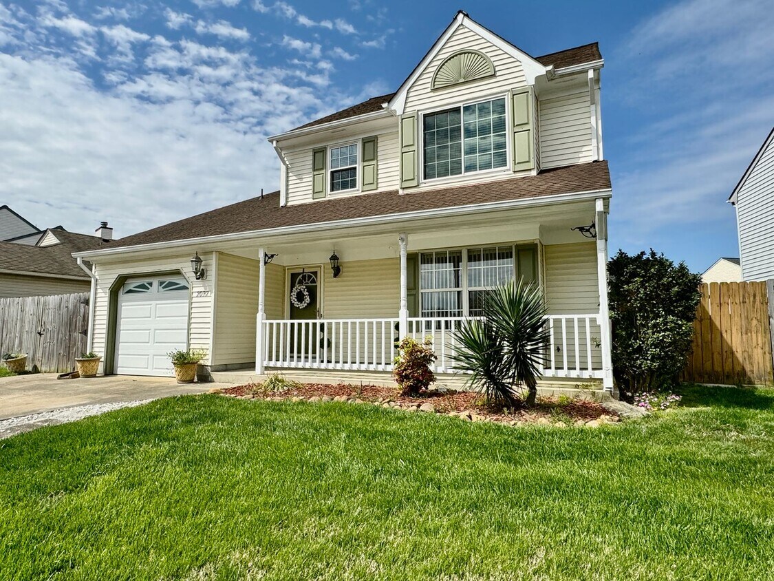 Foto principal - 4-Bedroom Home in Rock Creek Available NOW!!