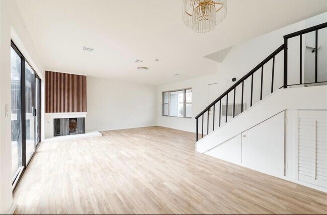 Foto del edificio - 2827 Indian Creek Blvd