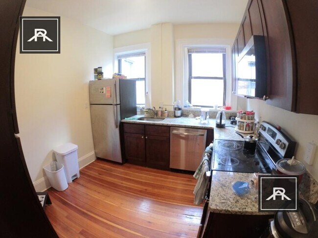 Foto del edificio - 2 bedroom in Brookline MA 02446