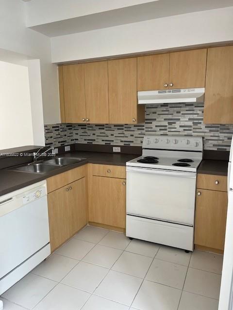 Foto del edificio - 2931 NE 185th St