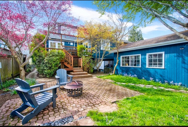 Building Photo - 8018 28th Ave NW