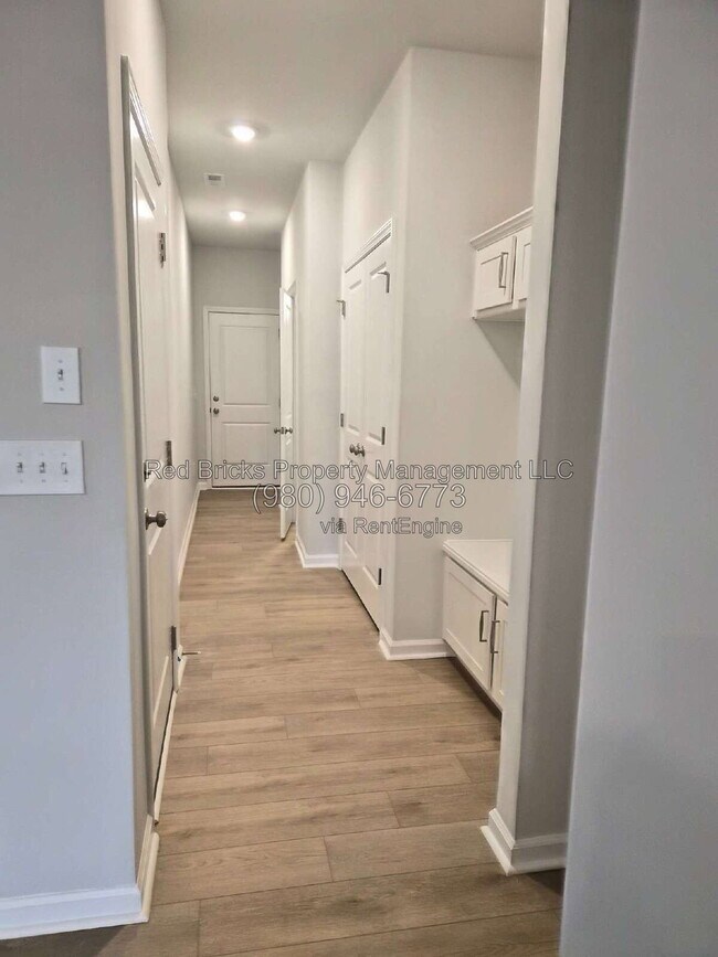Foto del edificio - 6510 Harlech St