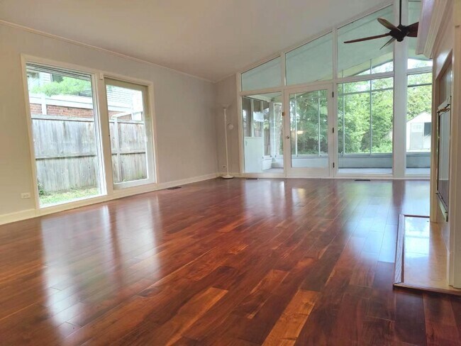 Foto del edificio - 118 Lockerbie Ln