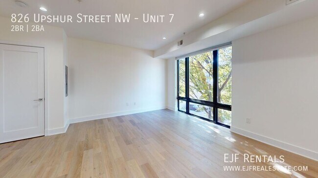 Foto del edificio - 826 Upshur St NW