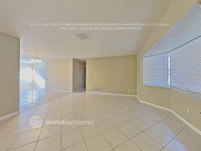 Building Photo - 122 Van Dyck Dr