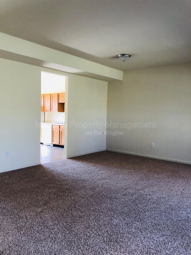 Building Photo - 11009 Bevin Dr