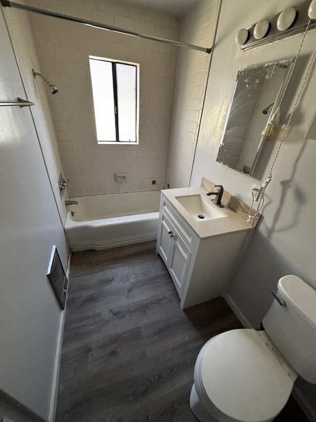 Building Photo - 1140 Sonora Ave