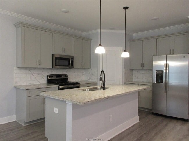 Building Photo - 2104 Crescent Pointe Pkwy