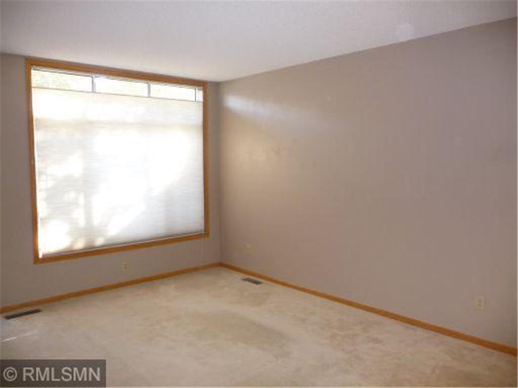 Building Photo - 10924 Oregon Ave S
