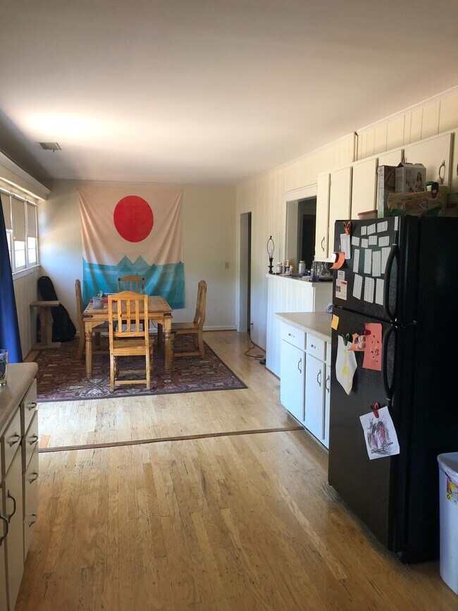Foto del edificio - 2819 White Oak Dr