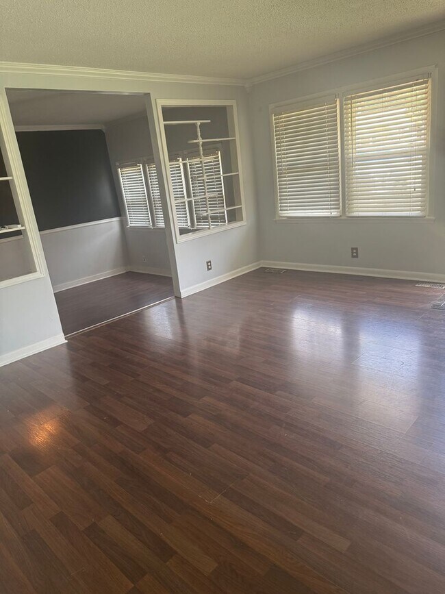Foto del edificio - 6401 Matic Rd NW