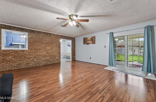 Building Photo - 536 N Forest Dr