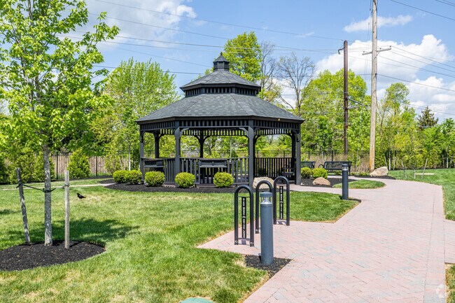 Mirador - 182 Plainfield Ave