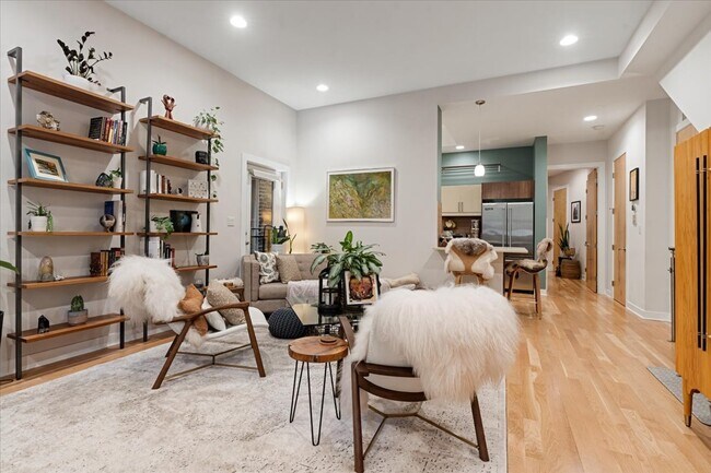 Foto del edificio - 4842 N Damen Ave
