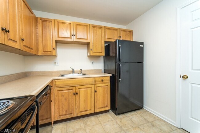 Building Photo - 342 Potomac Dr