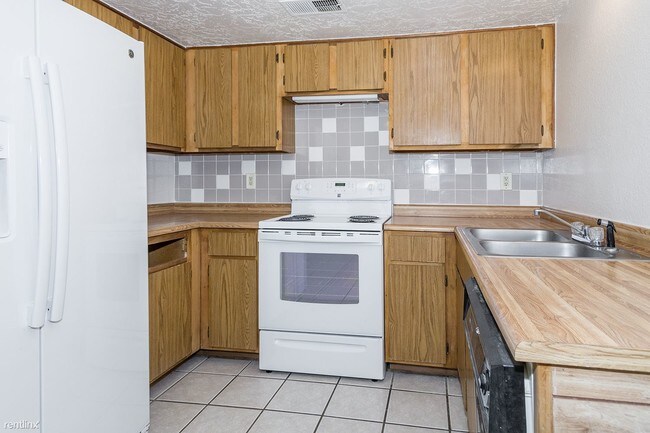 Foto del edificio - 8201 Trumbull Ave SE