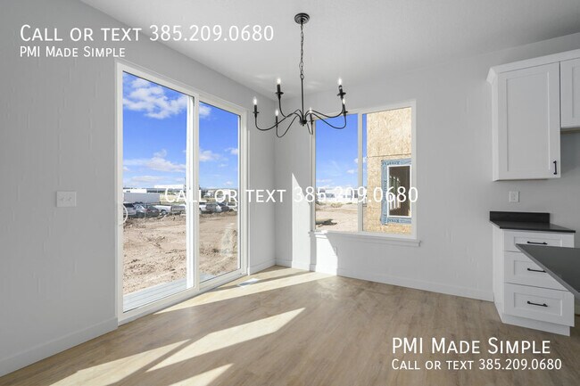 Building Photo - 65 1320 N