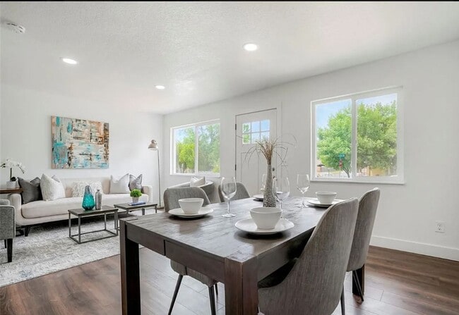 Building Photo - Fully Renovated Park Hill Townhome - 5 Bedrooms!