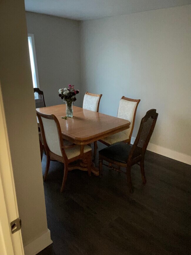 Foto del edificio - 1001 E Pierce St