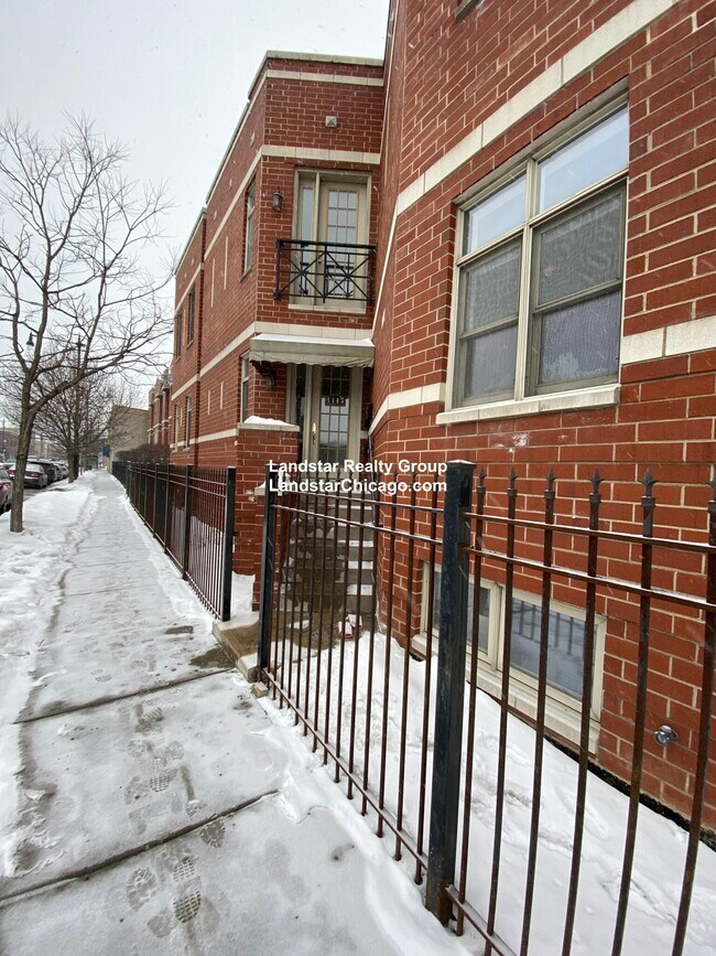 Building Photo - 4145 N Milwaukee Ave