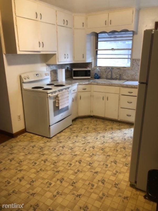 Building Photo - 2 br, 1 bath Apartment - 809 Broadway