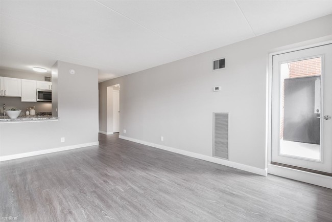 Building Photo - 1 br, 1 bath Apartment - 99 Kent St Apt 310C