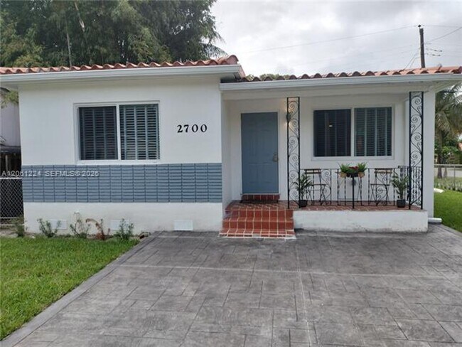 Foto del edificio - 2700 SW 28th Ct