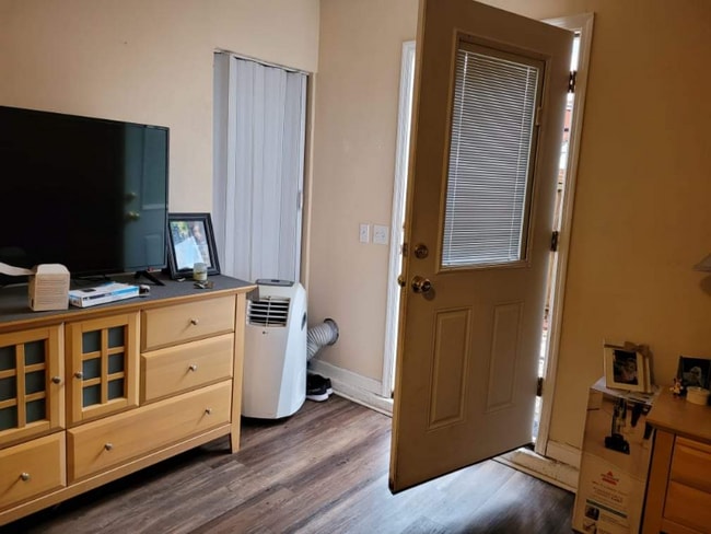 Foto del edificio - 8580 Springtree Road