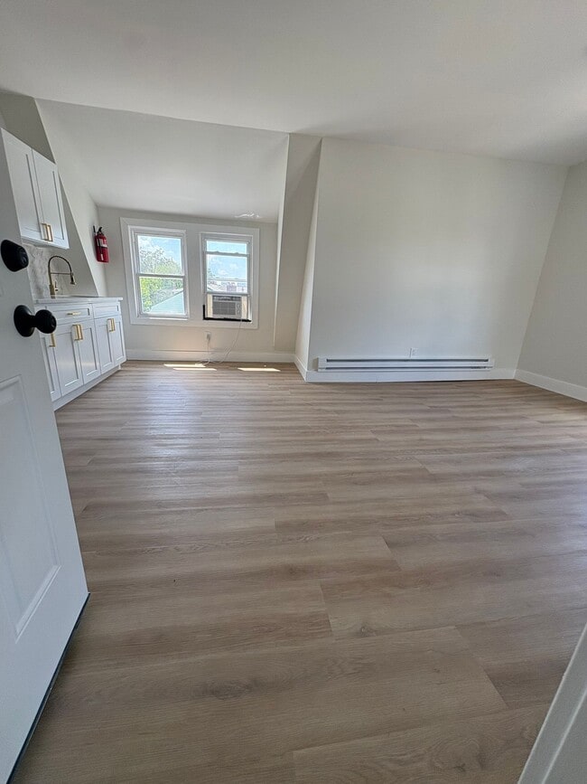 Building Photo - 49 Rosehill Pl