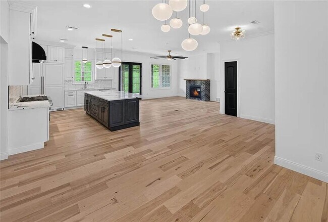 Building Photo - 1528 Brunston Dr