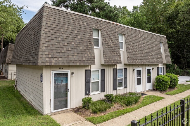 Foto del edificio - Twin Rivers Townhomes