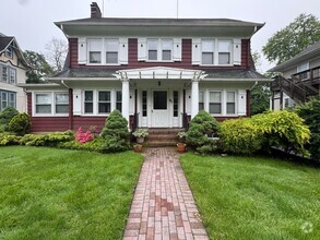 Building Photo - 90 Kent Pl Blvd