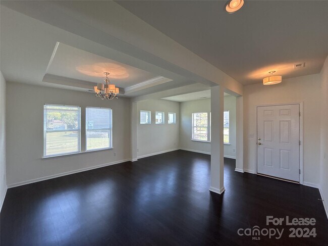 Building Photo - 6091 Starnes Dr