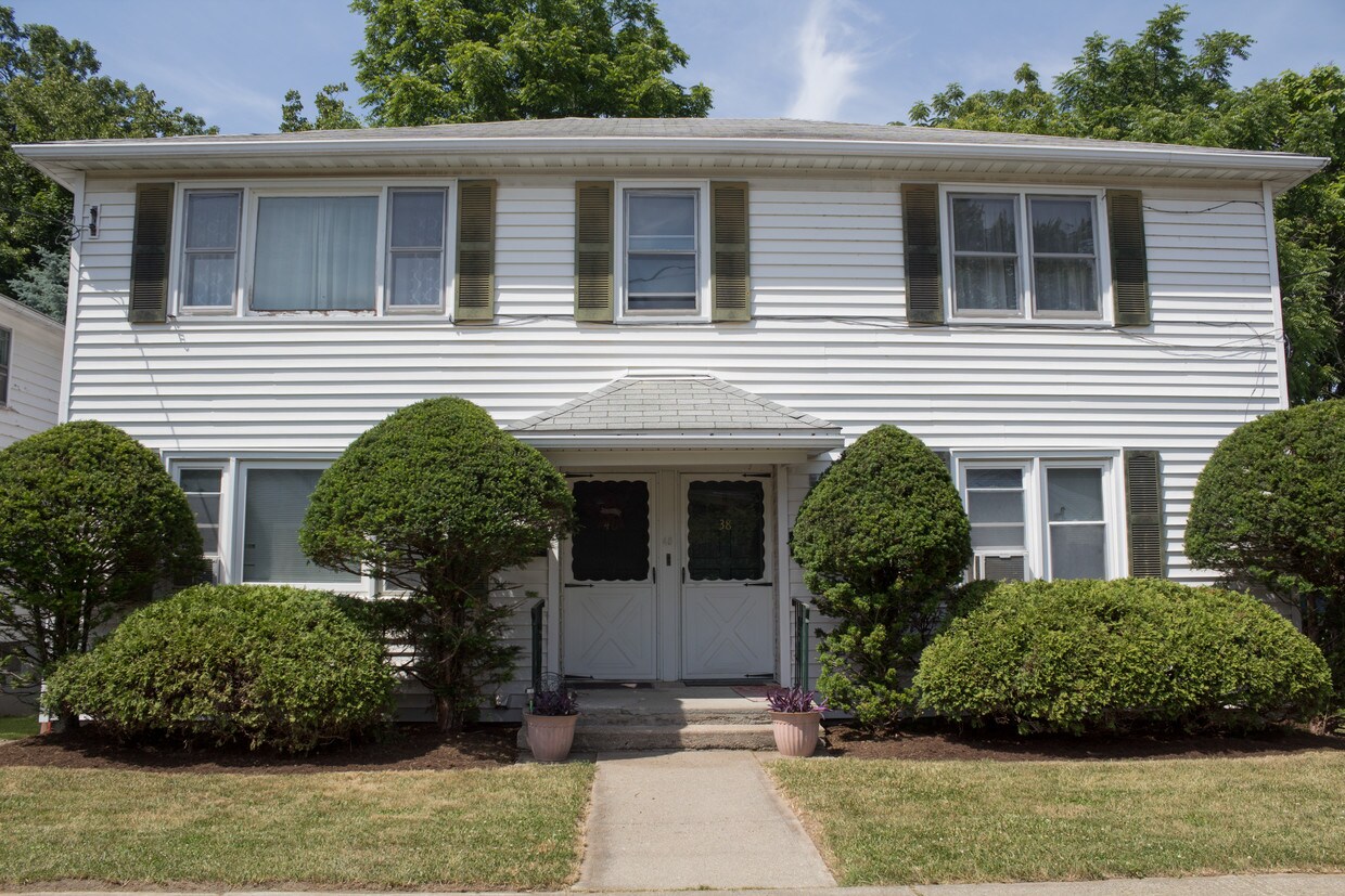 Primary Photo - 38 Parkwood Blvd