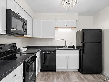 Foto del edificio - 708 Ridgeside Dr