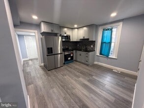 Building Photo - 363 E Airy St