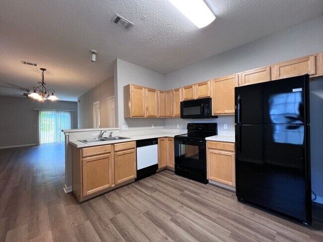 Building Photo - ** Coming SOON"  End Unit in Gables at Win...